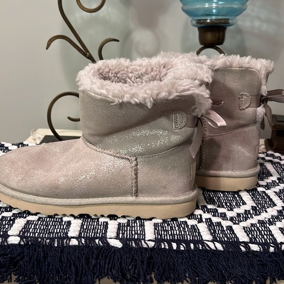Classic Sparkle Bow Boot | UGG - Picture 5 of 10